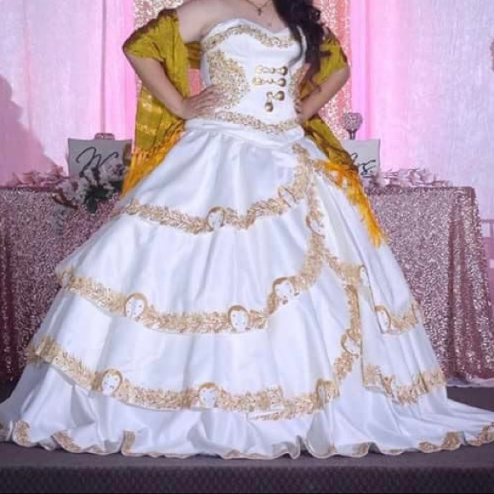 Ragazza Morena y Esencial Charro Quinceañera Dress